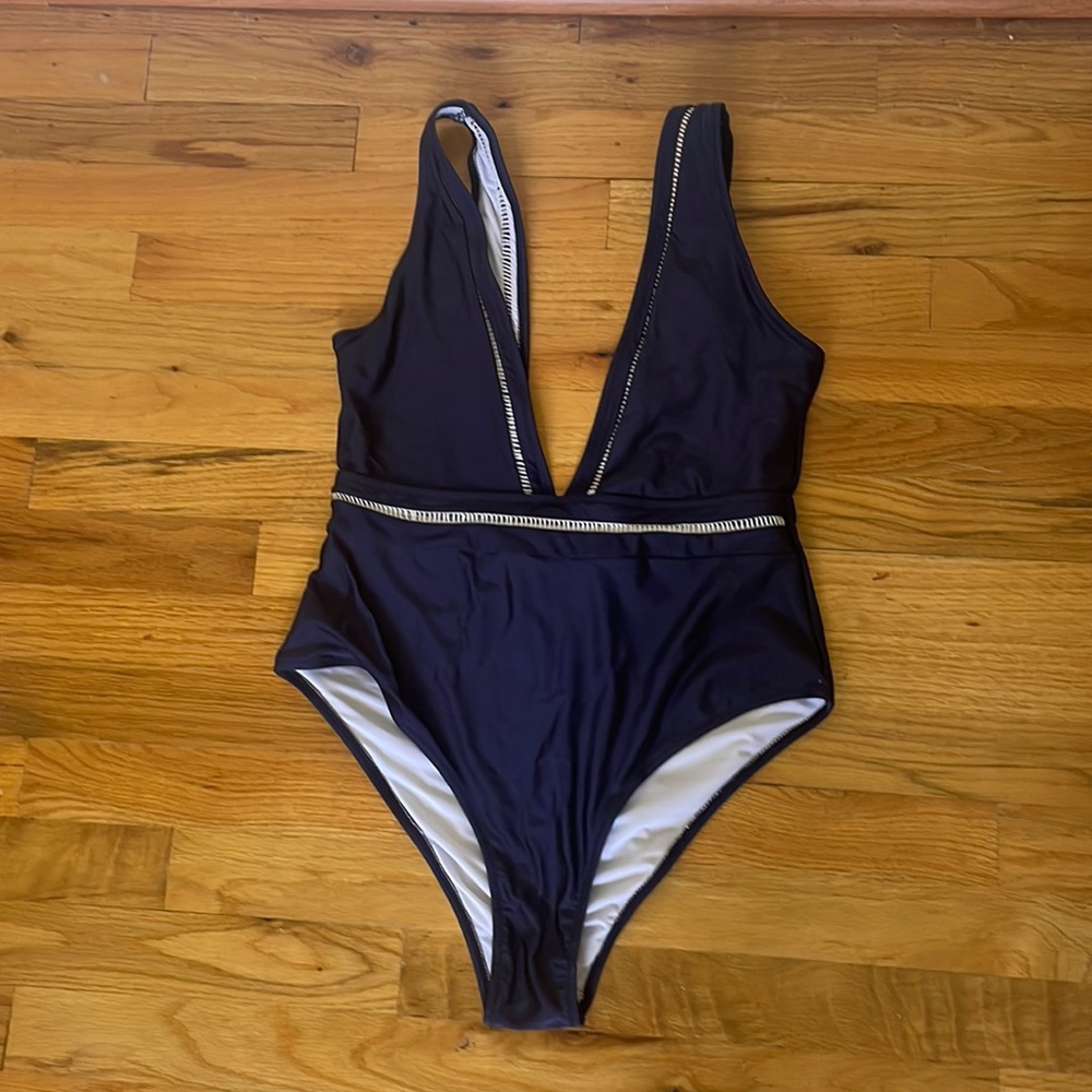 Cupshe plunging one piece swimsuit, navy blue